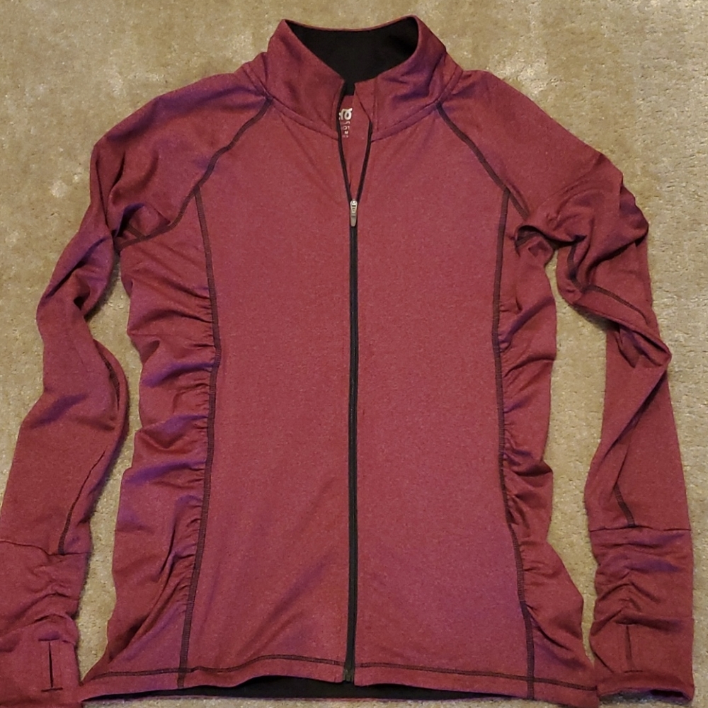🐦Flattering zip up